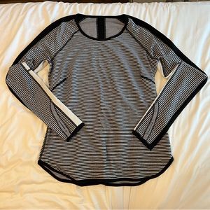 Lululemon black and white long sleeve